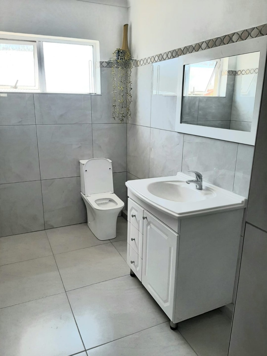 6 Bedroom Property for Sale in Bayview Western Cape
